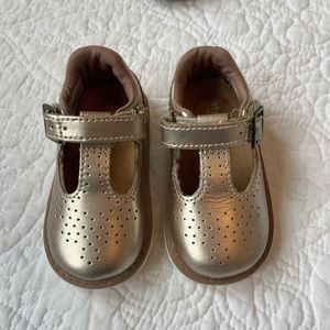Stride rite gold toddler girl shoes size 4